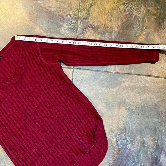 NWT Nally & Millie Burgundy V-Neck Sweater Small - Picture 4 of 9